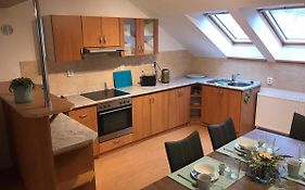Apartman V Podkrovi